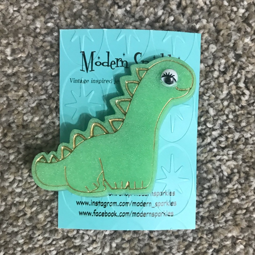MODERN SPARKLES fun googley eye dinosaur brooch
